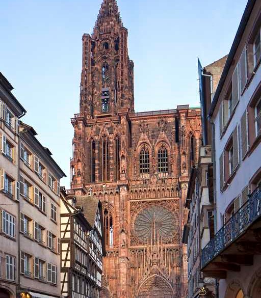 tn_cathedrale_et_rue_merciere_991ca881fd3fc92dbfea2f404d068a8a.jpg
